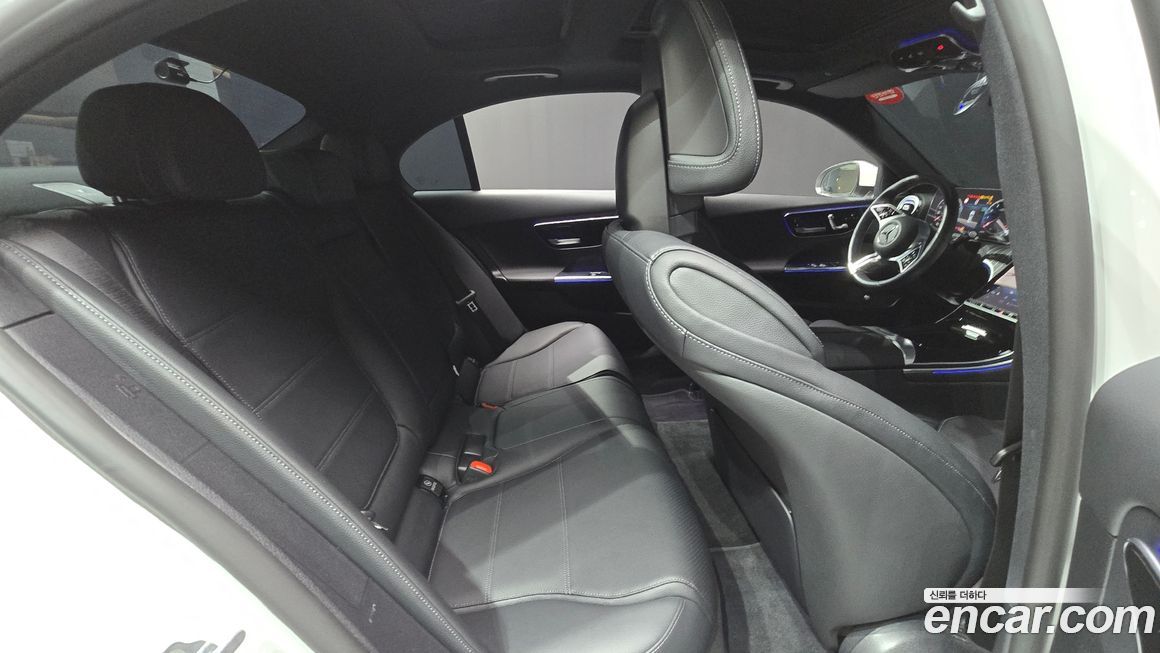 Mercedes-Benz C-Class 2023