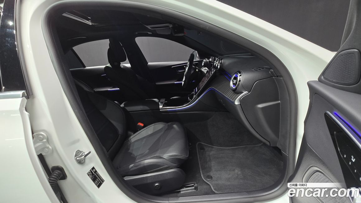 Mercedes-Benz C-Class 2023