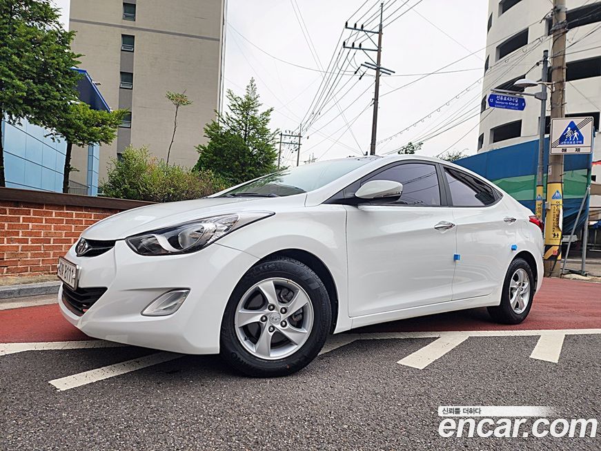 Hyundai AVANTE 2011