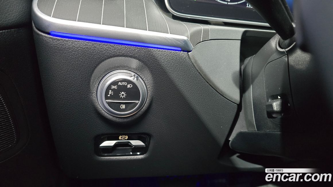 Mercedes-Benz C-Class 2023