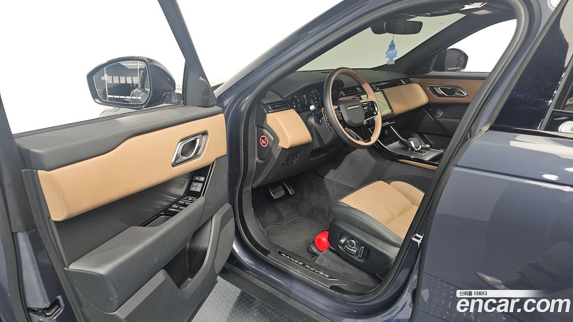 Land Rover Range Rover Velar 2025