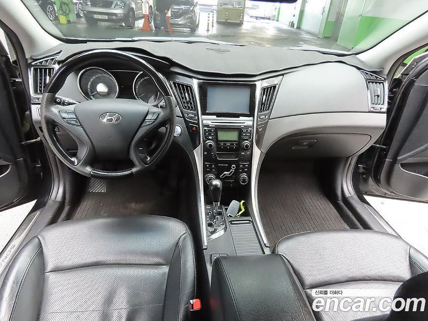 Hyundai Sonata 2011