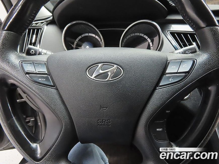 Hyundai Sonata 2011