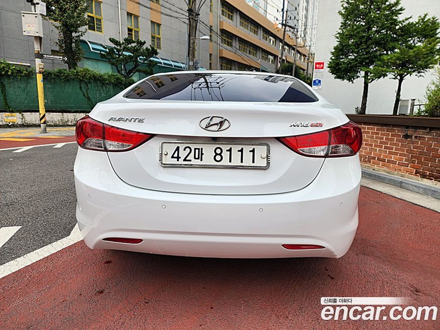 Hyundai AVANTE 2011
