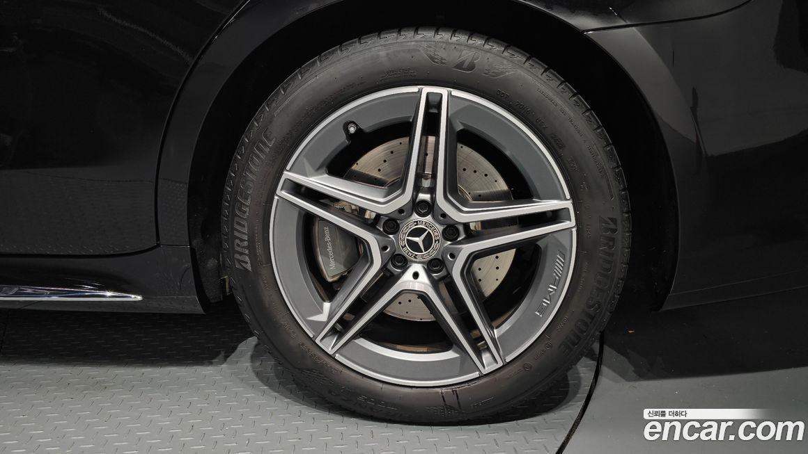 Mercedes-Benz S-Class 2023