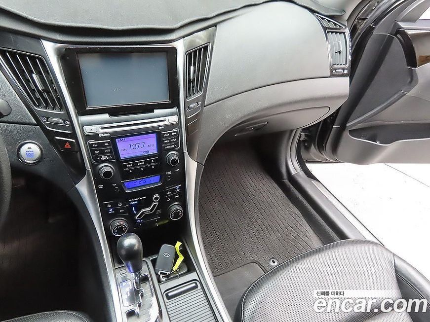 Hyundai Sonata 2011
