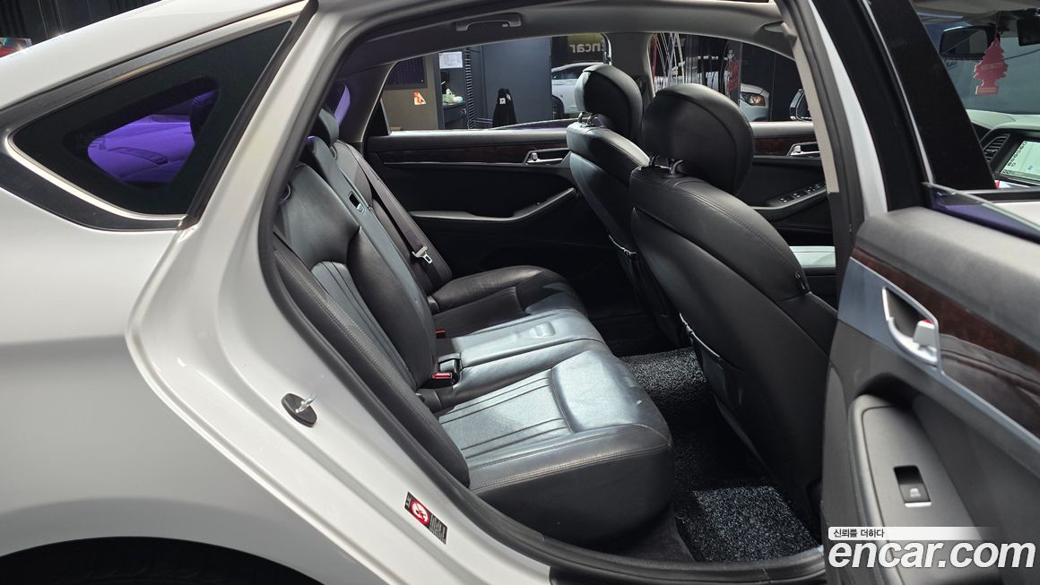 Hyundai Genesis 2015