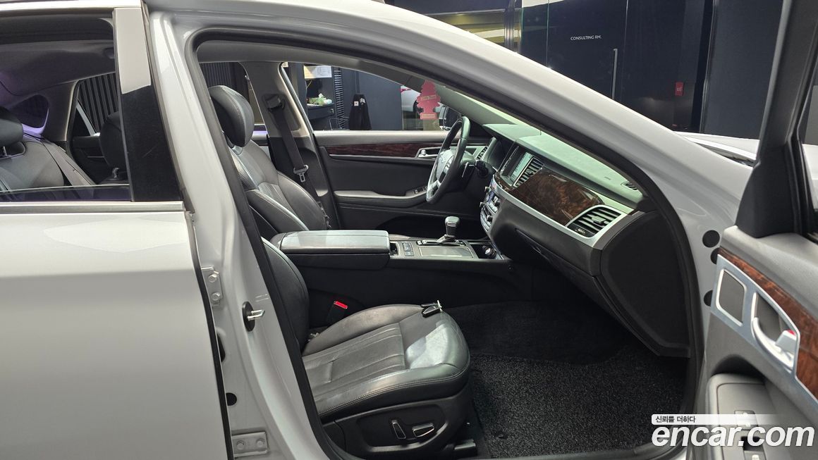 Hyundai Genesis 2015