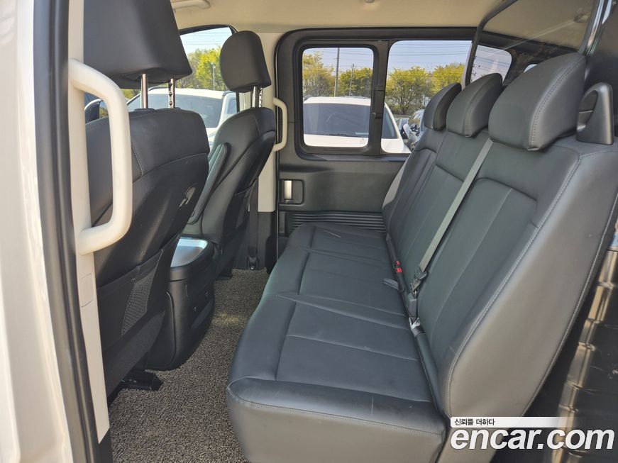 Hyundai Staria 2023