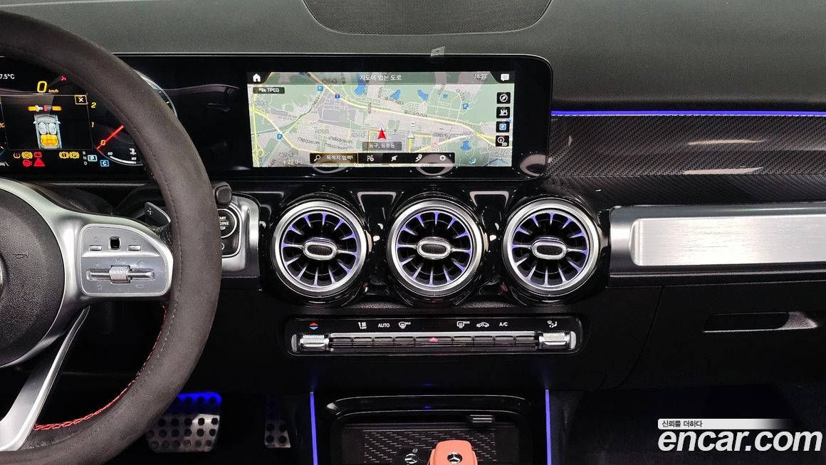 Mercedes-Benz GLB-Class 2021