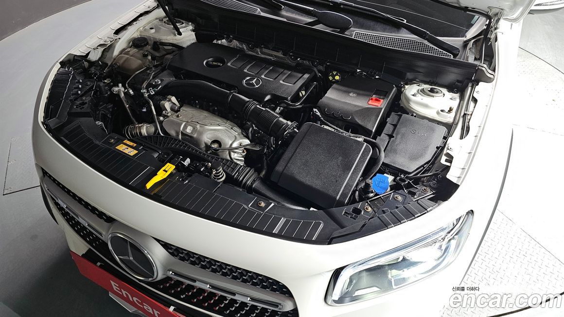 Mercedes-Benz GLB-Class 2023