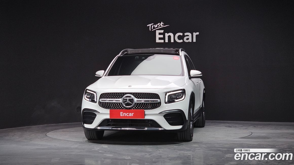 Mercedes-Benz GLB-Class 2023