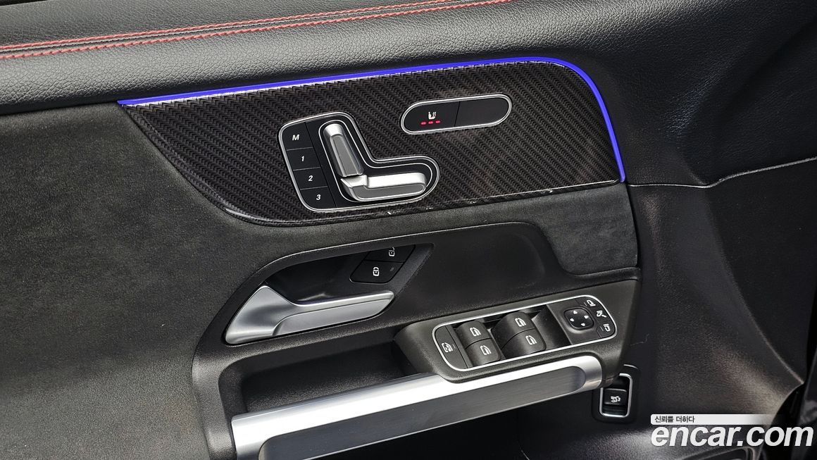 Mercedes-Benz GLB-Class 2021