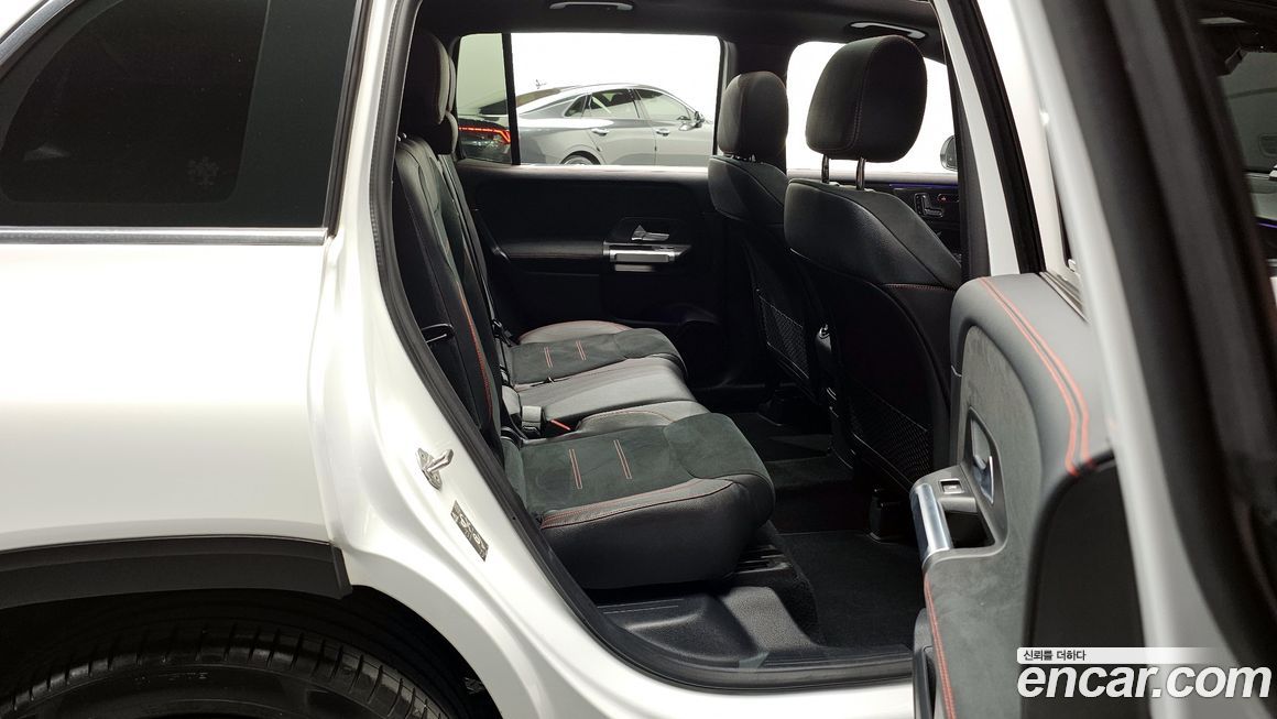 Mercedes-Benz GLB-Class 2023