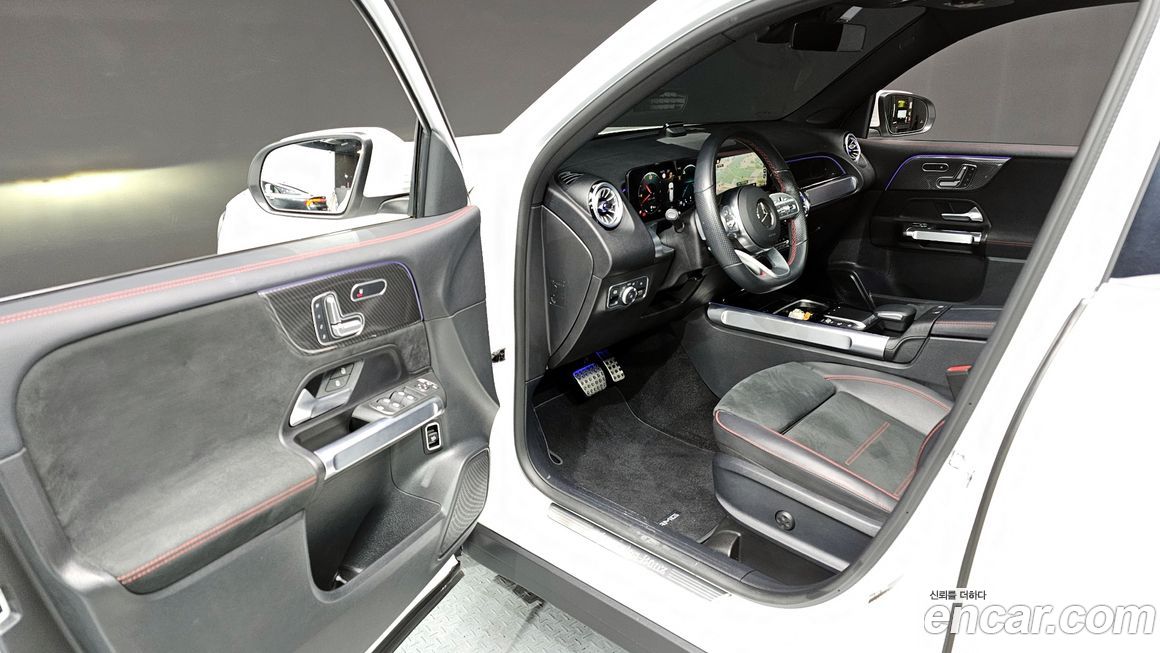 Mercedes-Benz GLB-Class 2023