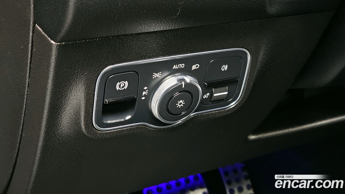 Mercedes-Benz GLB-Class 2021