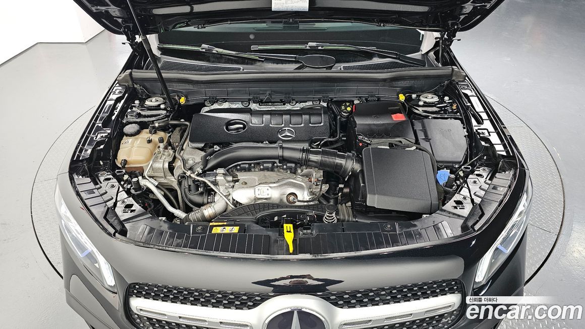 Mercedes-Benz GLB-Class 2021