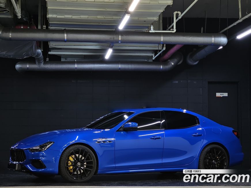 Maserati Ghibli 2021