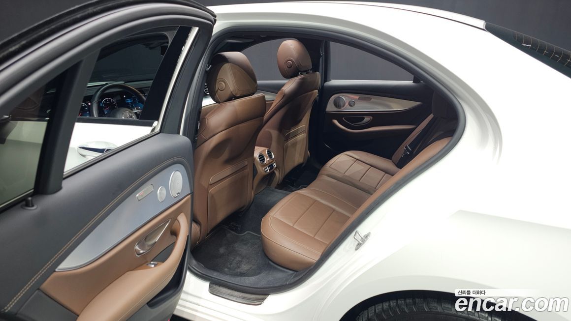 Mercedes-Benz E-Class 2021