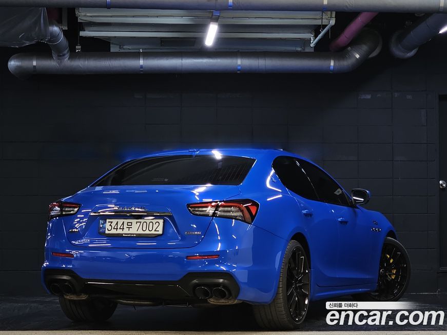 Maserati Ghibli 2021