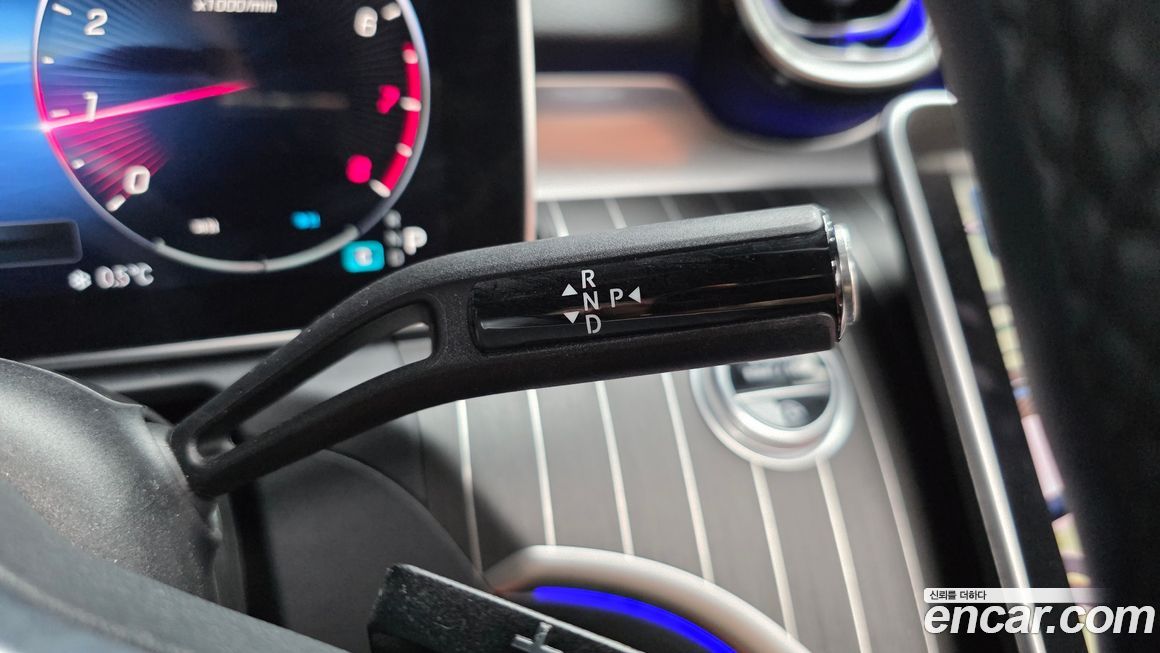 Mercedes-Benz C-Class 2023