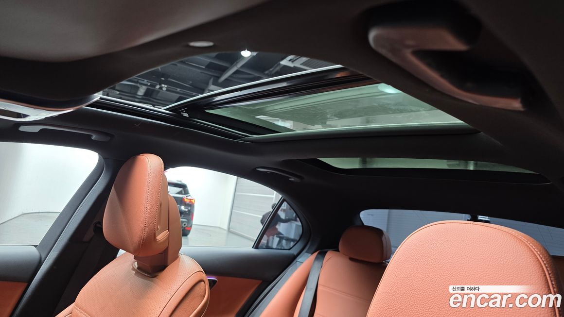 Mercedes-Benz C-Class 2023