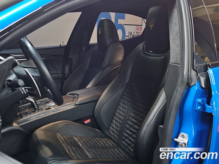 Maserati Ghibli 2021