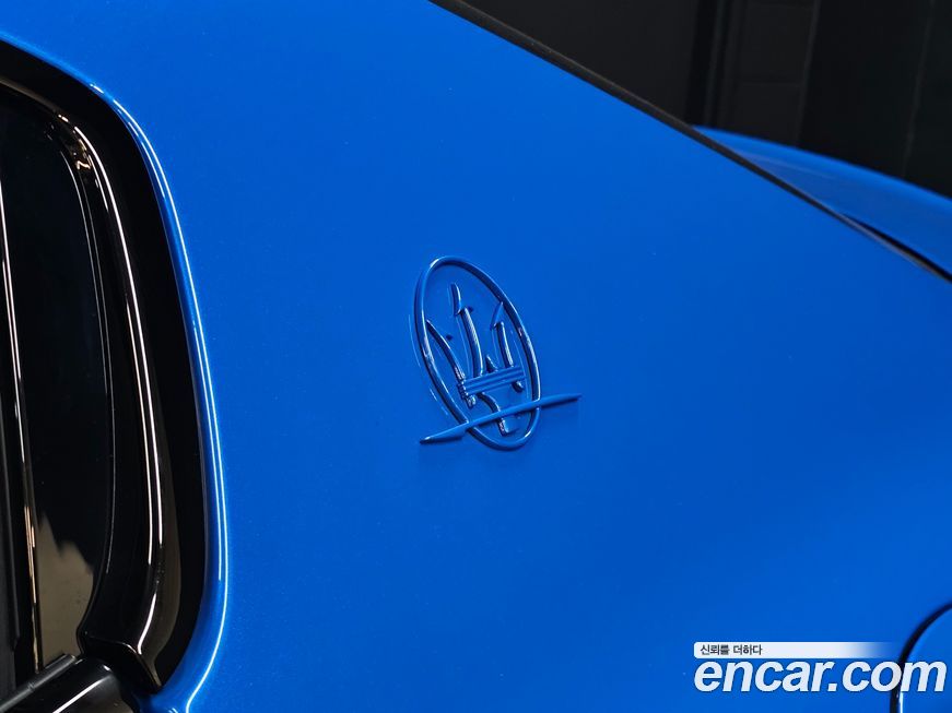 Maserati Ghibli 2021