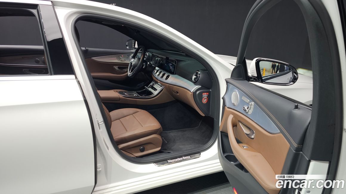 Mercedes-Benz E-Class 2021