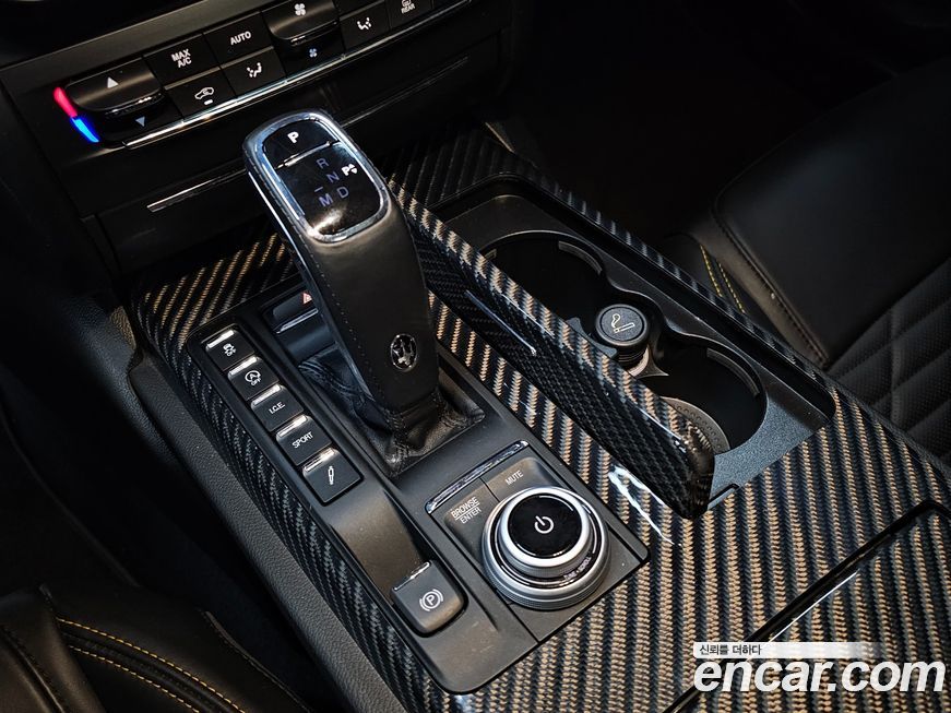 Maserati Ghibli 2021