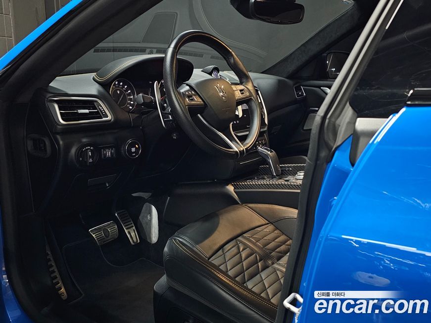 Maserati Ghibli 2021