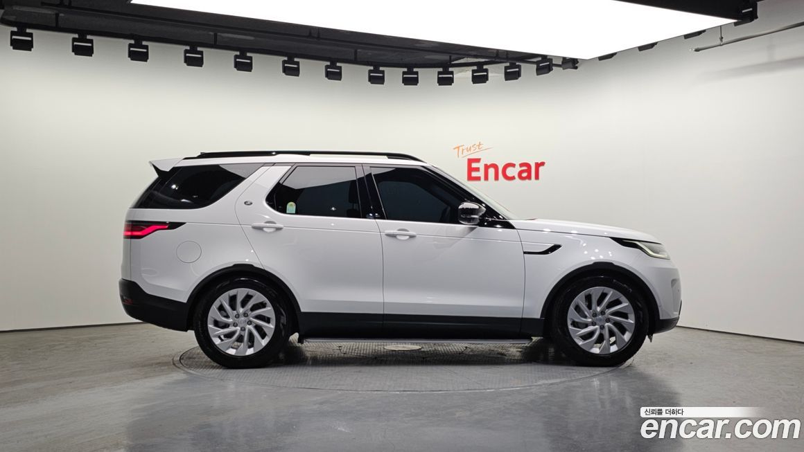 Land Rover Discovery 2025