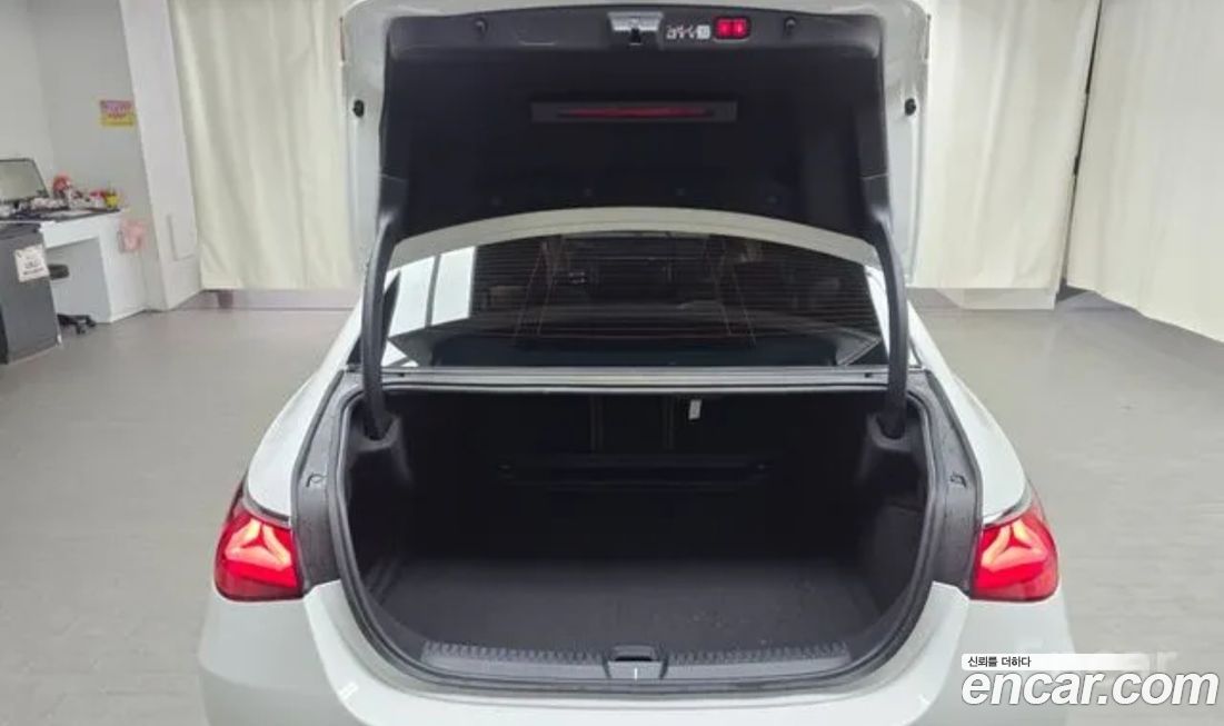 Mercedes-Benz E-Class 2026