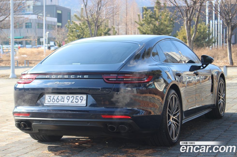 Porsche Panamera 2020