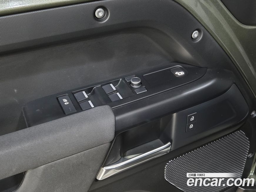Land Rover Defender 2020
