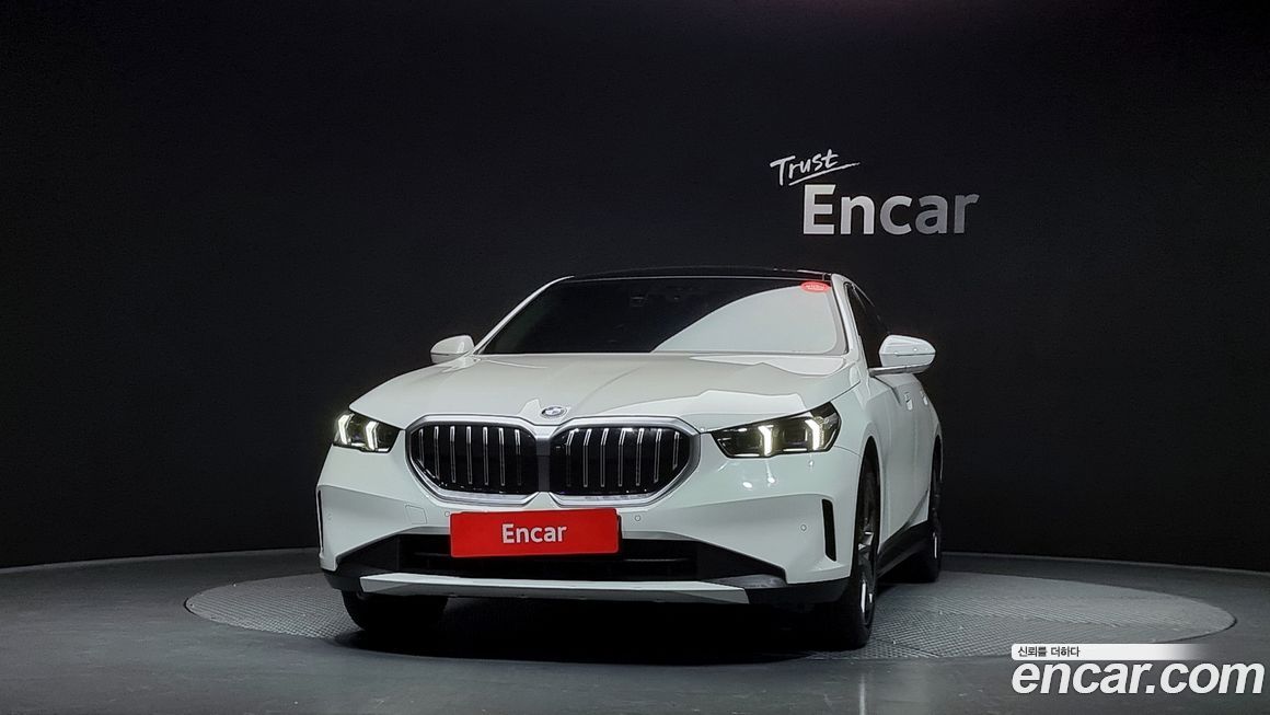 BMW 5-Series 2025