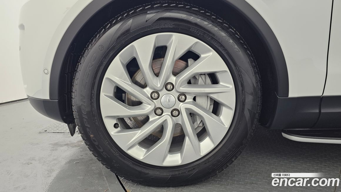 Land Rover Discovery 2025