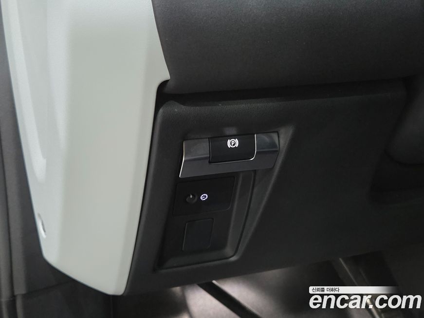 Land Rover Defender 2020