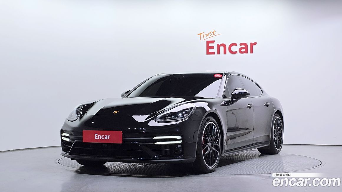 Porsche Panamera 2023