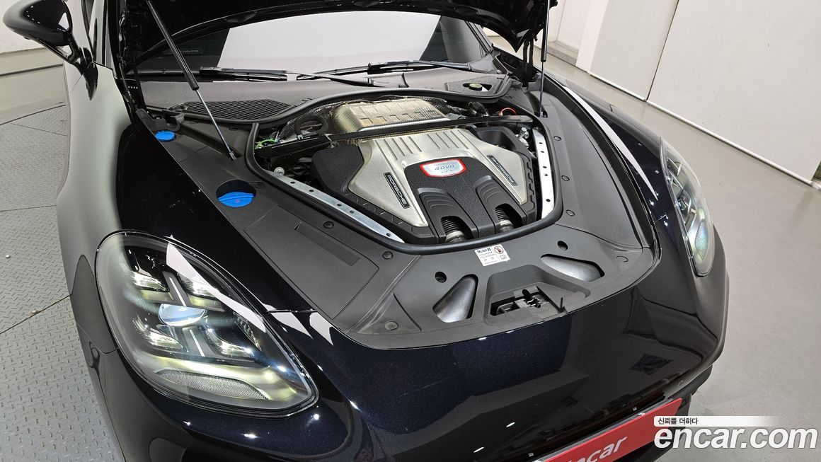 Porsche Panamera 2023