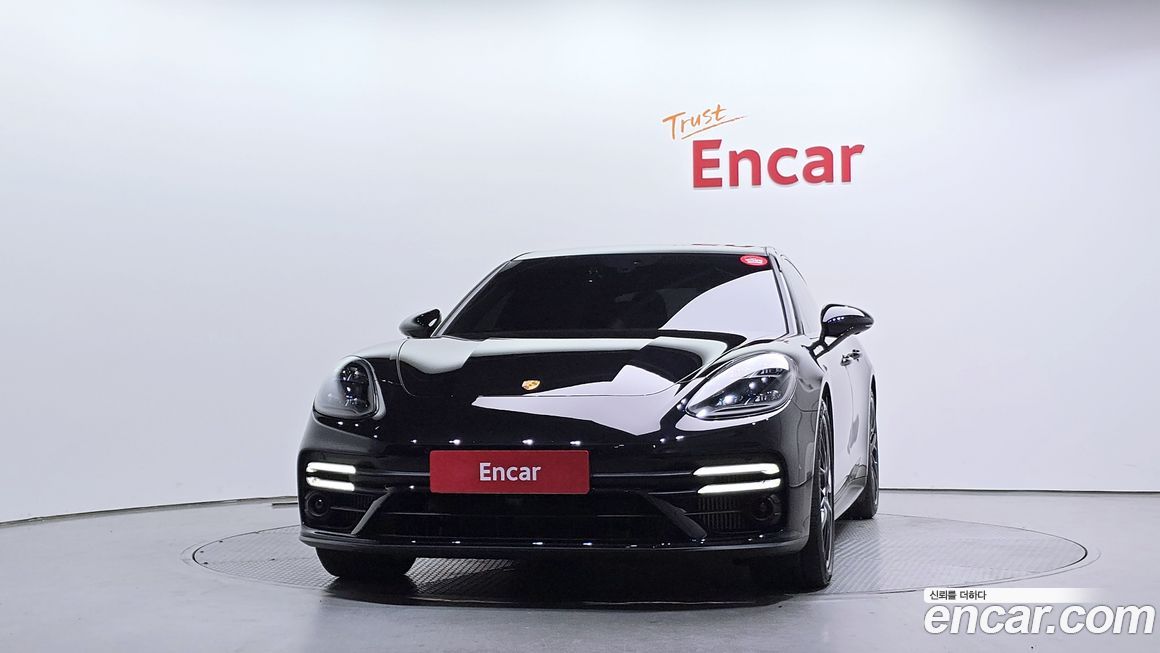 Porsche Panamera 2023