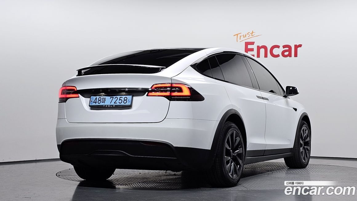 Tesla Model X 2023
