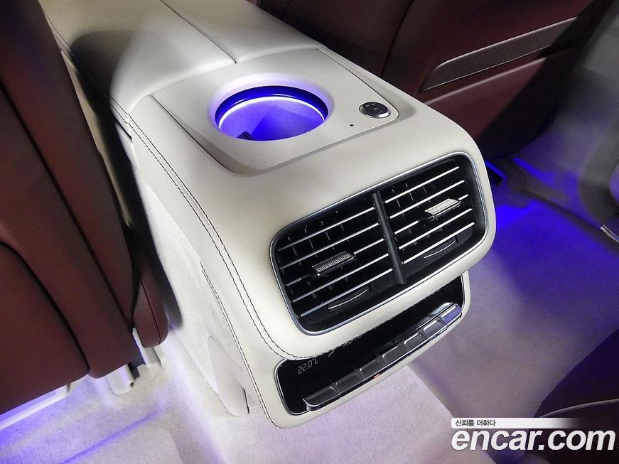 Mercedes-Benz GLS-Class 2023