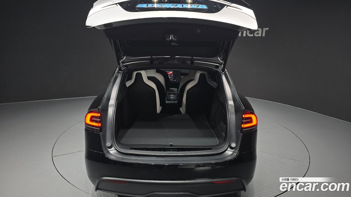 Tesla Model X 2023