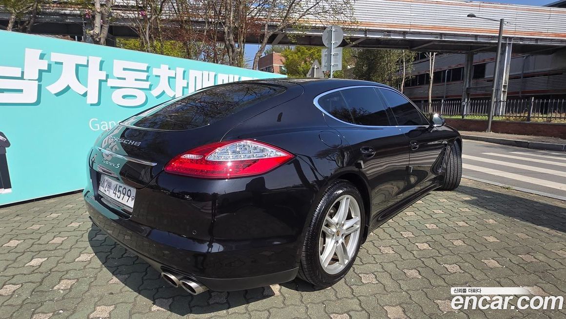 Porsche Panamera 2011