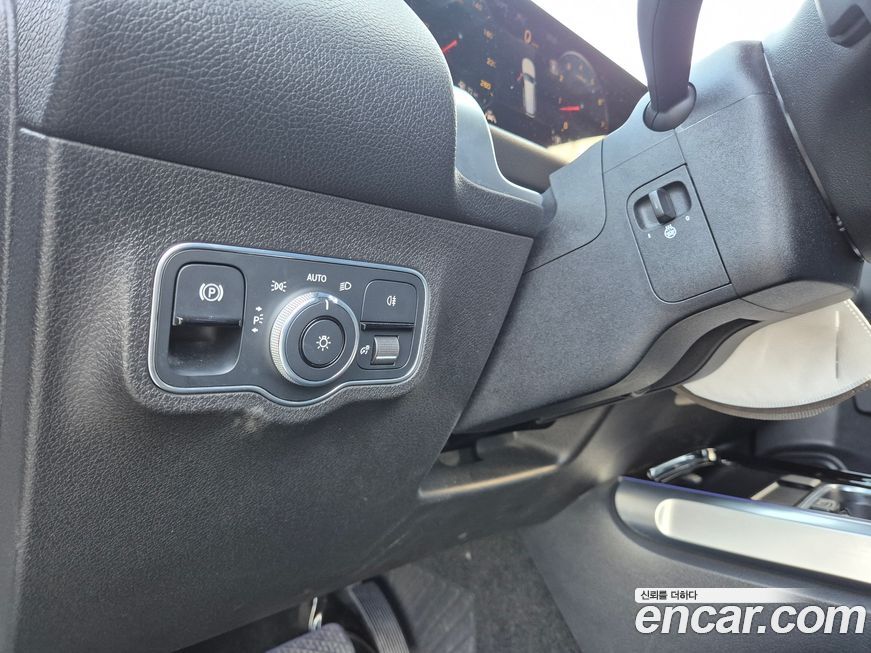 Mercedes-Benz GLB-Class 2020