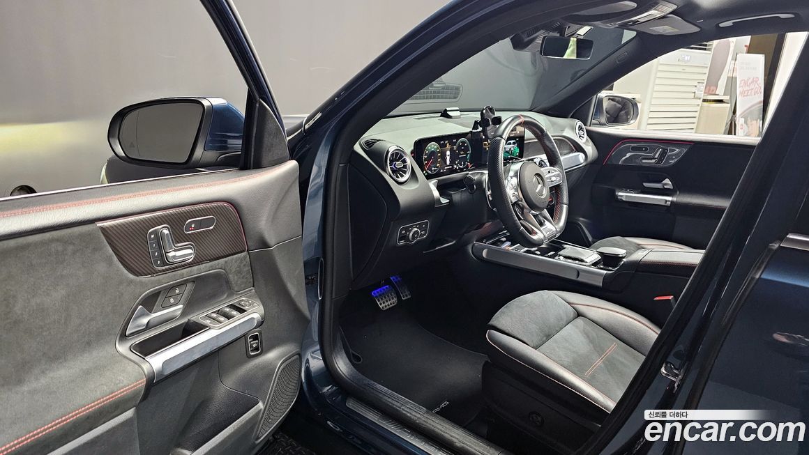 Mercedes-Benz GLB-Class 2023