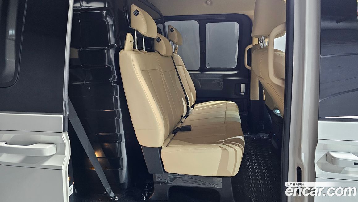 Hyundai Staria 2025