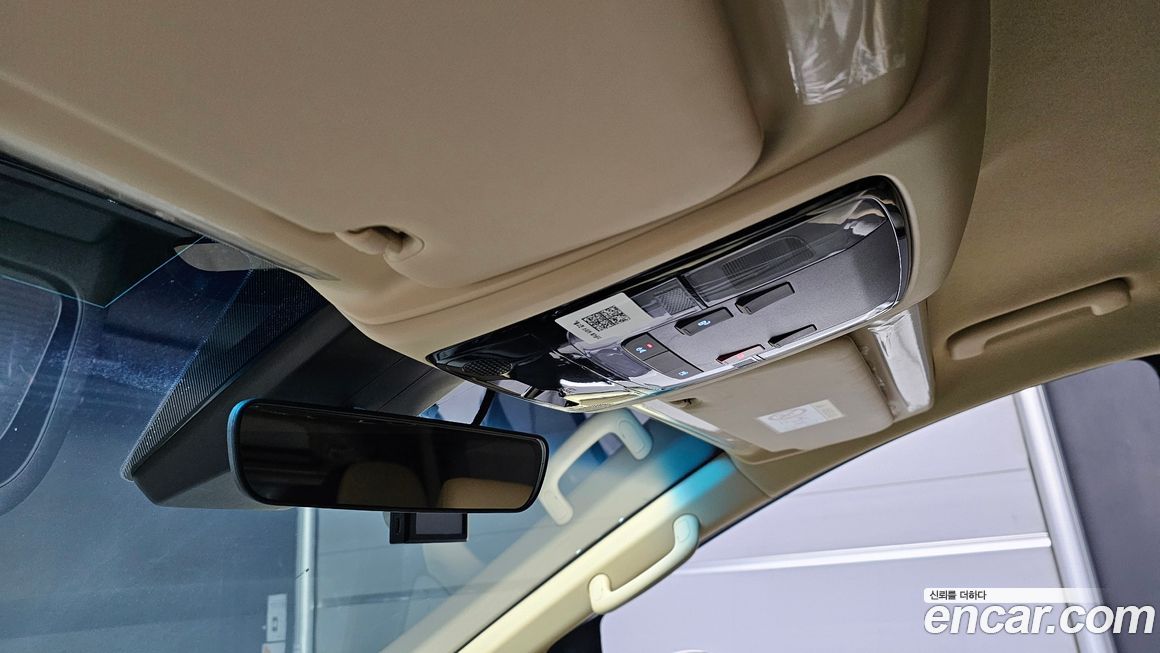 Hyundai Staria 2025