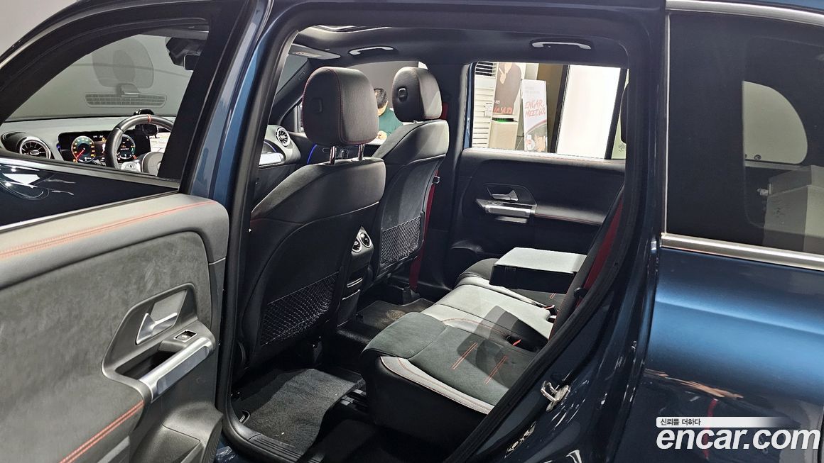 Mercedes-Benz GLB-Class 2023